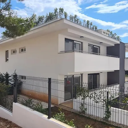 Apartments At Villa Frida Premantura Exterior photo