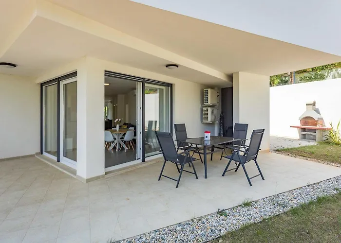 Apartments At Villa Frida
